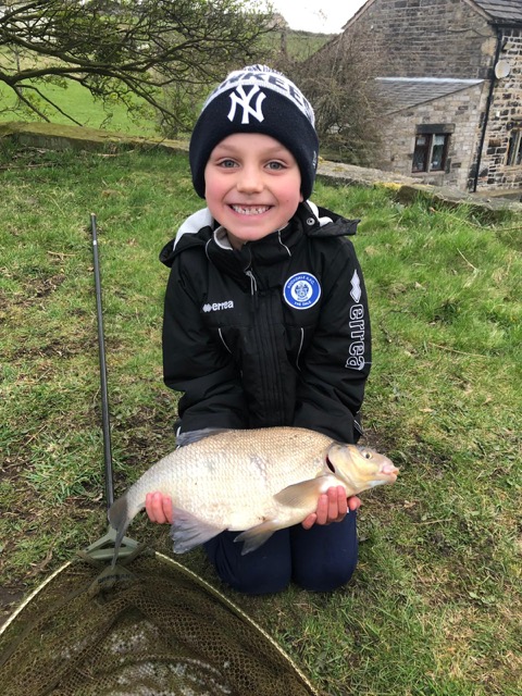 Our new Junior member, Louie (age 7), on his first visit to Lane Head catches this fantastic bream in peg 13. Could be the next Junior Champion! 27/03/2019