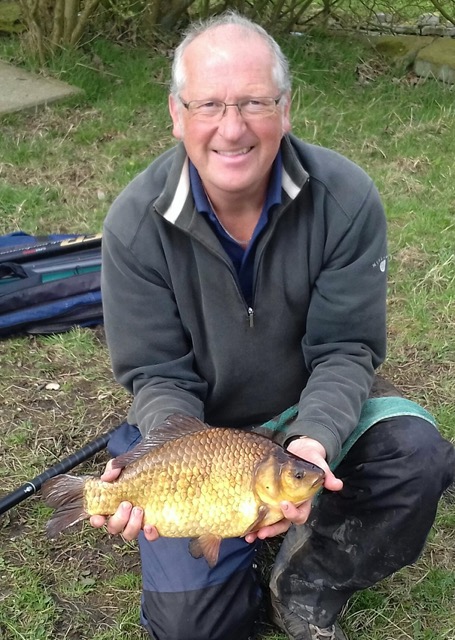 The carp seem to be feeding at Lane Head! 7 carp, a tench and this Crucian at 3lb 15oz. All on hard pellet on peg 13. 02/04/17